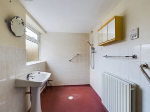 82- Wetroom- click for photo gallery